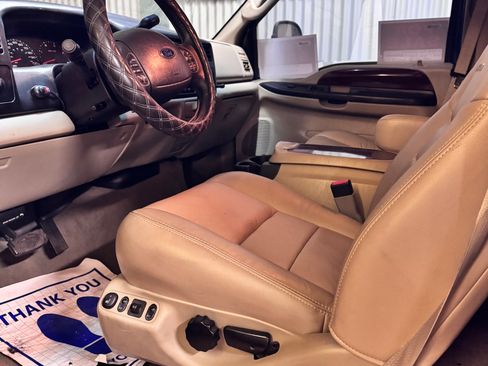 Used 2005 Ford Excursion Limited image 5