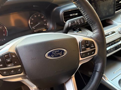 Used 2021 Ford Explorer XLT w/ Equipment Group 202A image 17