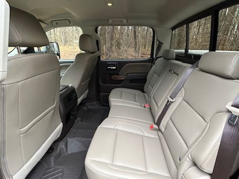 Used 2018 GMC Sierra 2500 SLT w/ Duramax Plus Package image 9