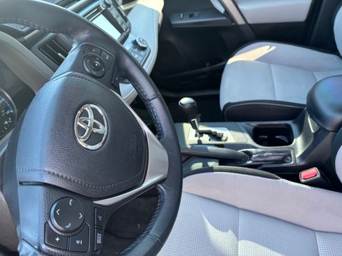 Used 2018 Toyota RAV4 XLE image 5