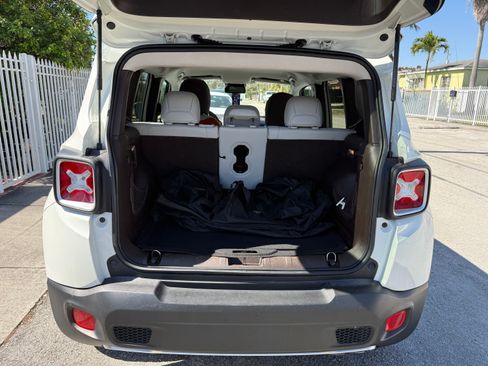 Used 2017 Jeep Renegade Limited image 15