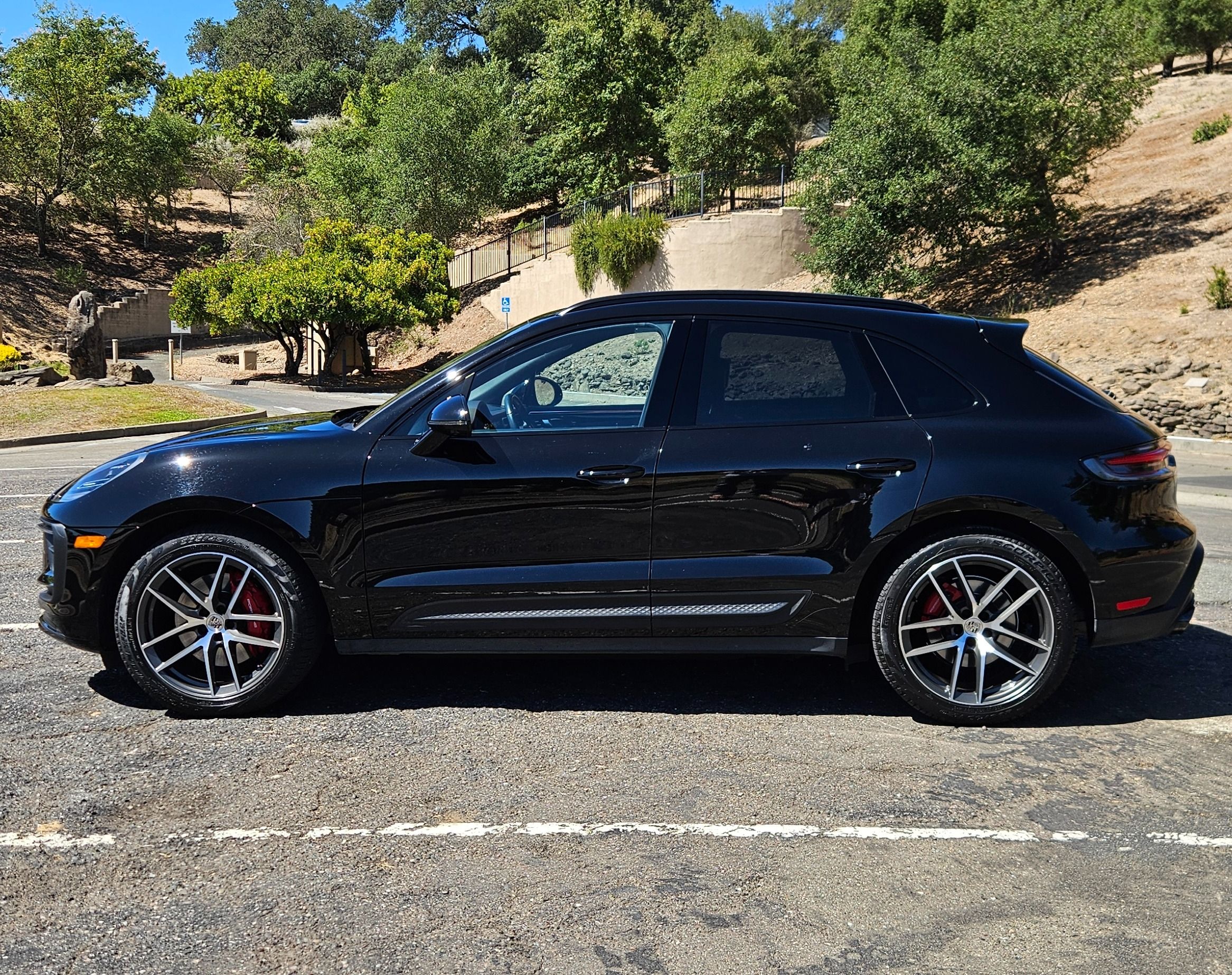 Used 2024 Porsche Macan S AWD/4WD image 4