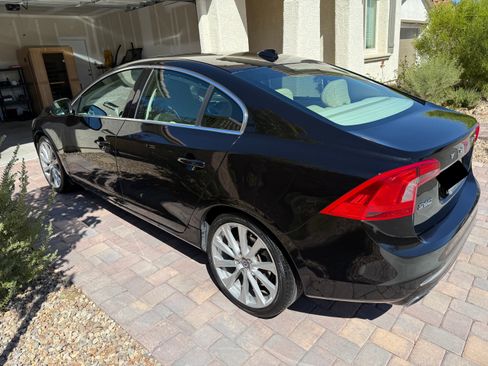 Used 2016 Volvo S60 T5 Inscription Platinum image 6