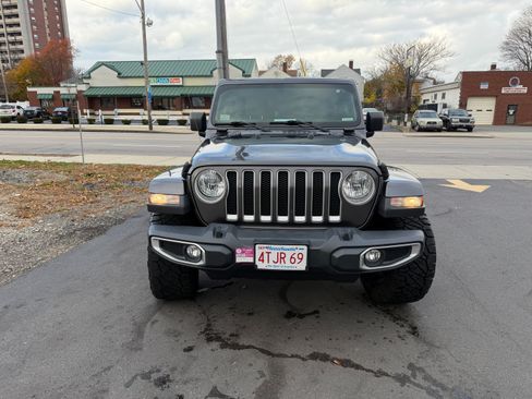 Used 2018 Jeep Wrangler Unlimited Sahara w/ Dual Top Group image 9