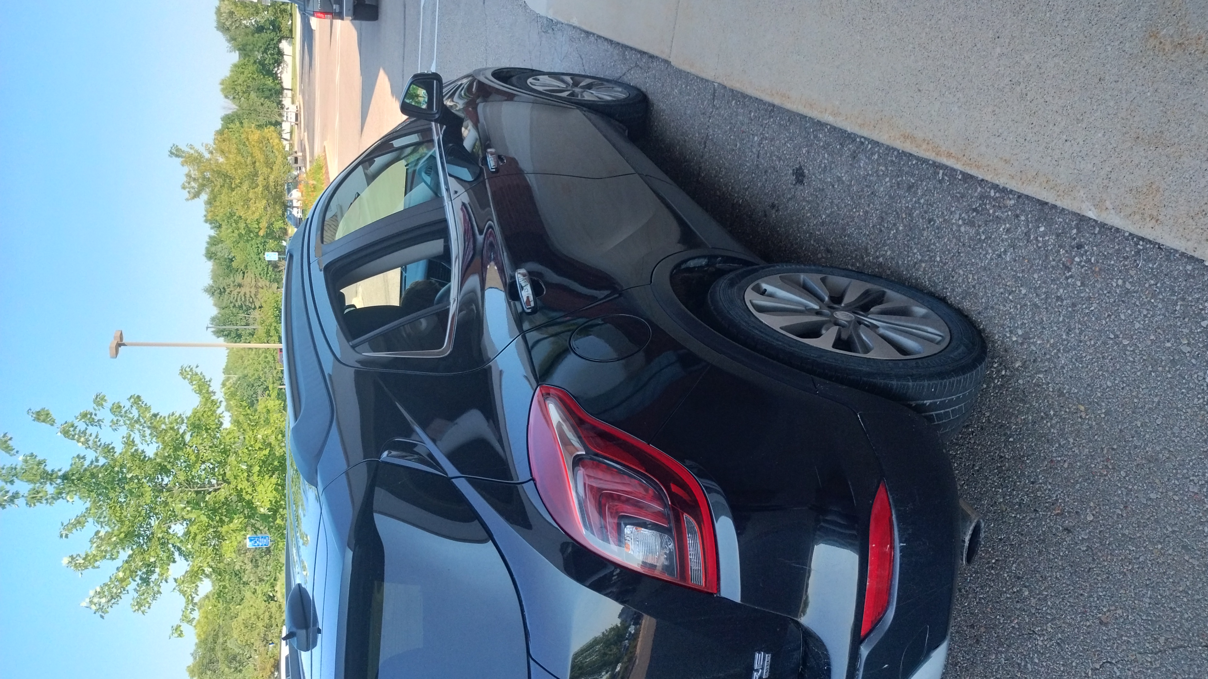 Used 2017 Buick Encore Preferred AWD/4WD image 1
