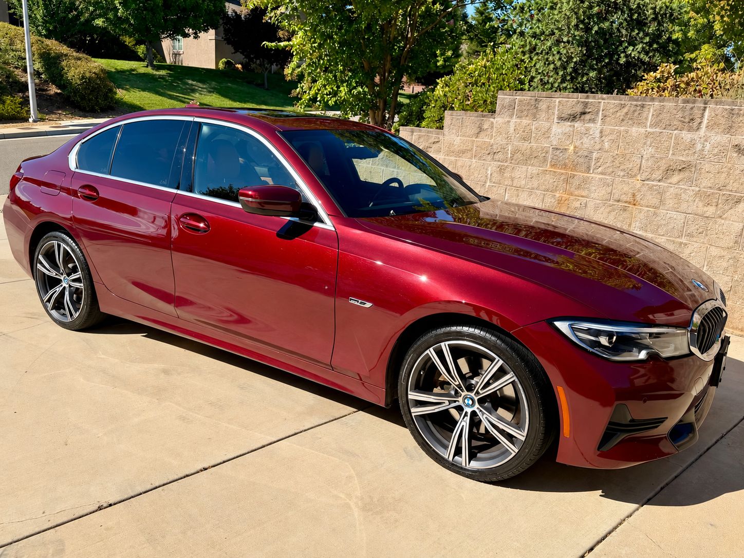 Used 2022 BMW 330e w/ Premium Package RWD image 1