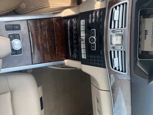 Used 2015 Mercedes-Benz E 350 4MATIC Sedan image 32