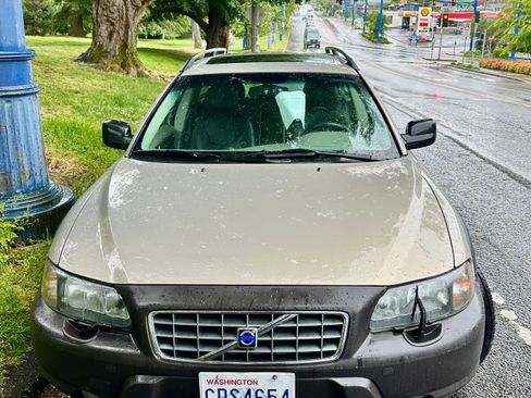 Used 2002 Volvo V70 Cross Country AWD/4WD image 4