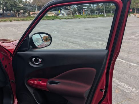 Used 2012 Nissan Juke SV w/ Interior Illumination Pkg image 18