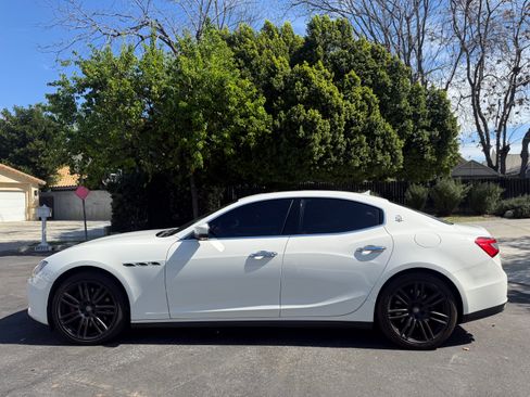 Used 2017 Maserati Ghibli S image 9