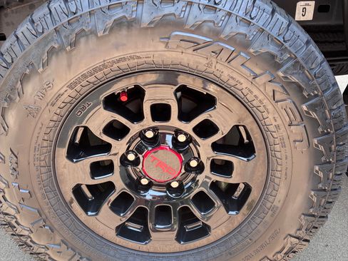 Used 2022 Toyota Tacoma TRD Sport AWD/4WD image 6