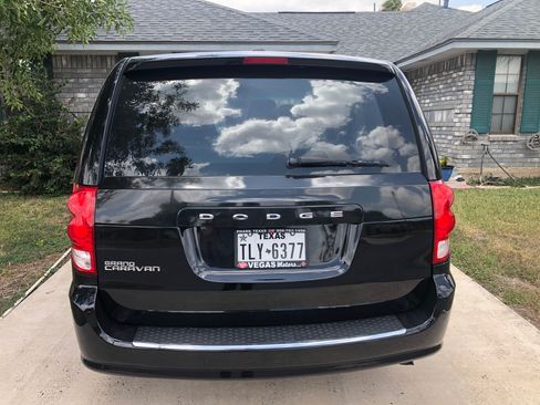 Used 2016 Dodge Grand Caravan American Value Package w/ UConnect Hands-Free Group image 8