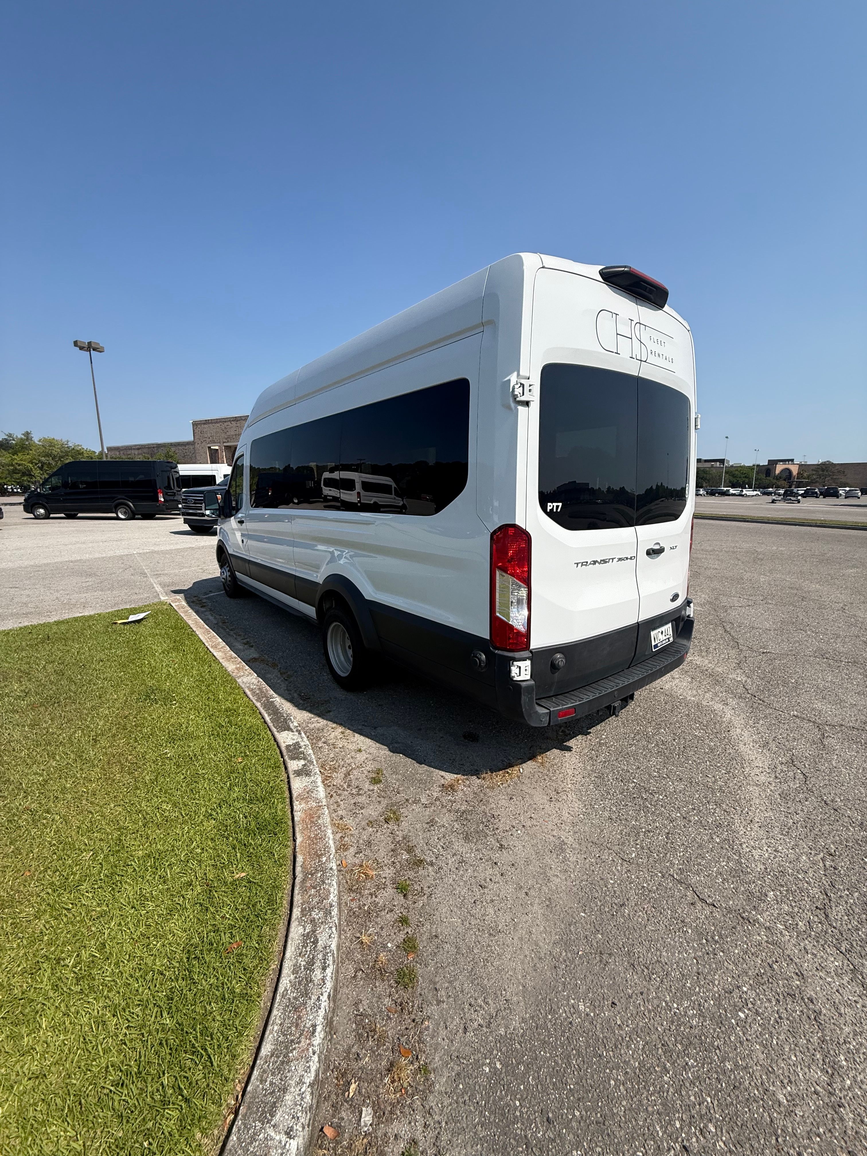 Used 2023 Ford Transit 350 XLT RWD image 8