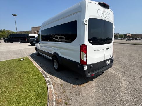 Used 2023 Ford Transit 350 XLT RWD image 8
