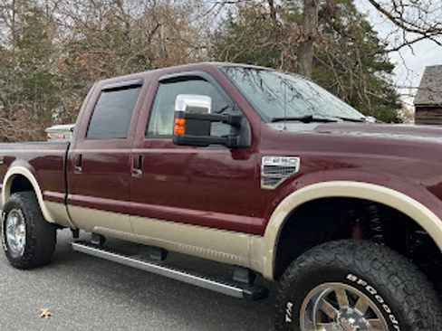 Used 2010 Ford F250 Lariat image 4