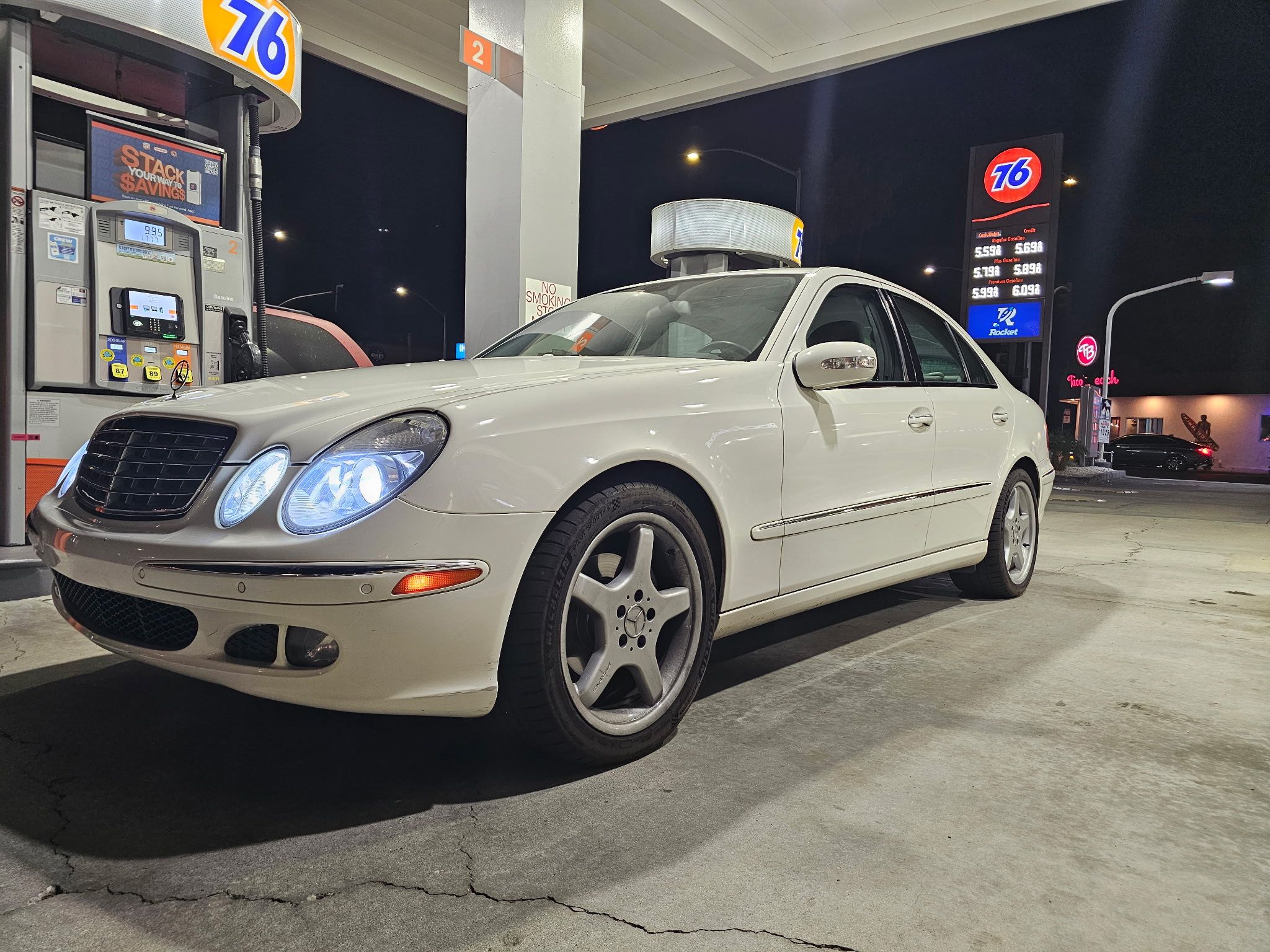 Used 2006 Mercedes-Benz E 320 CDI Sedan image 4