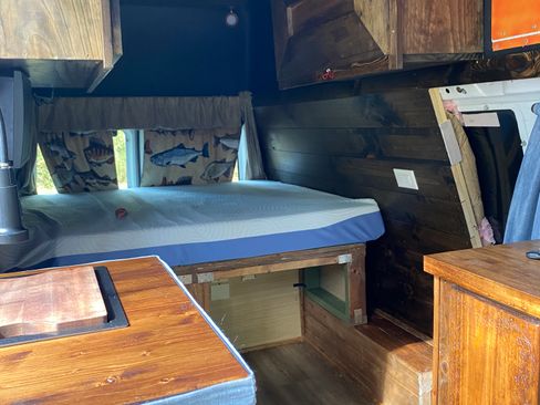 Used 2013 Ford E-350 and Econoline 350 Extended Super Duty image 4