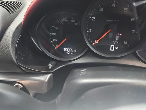 Used 2017 Porsche 718 Boxster image 2