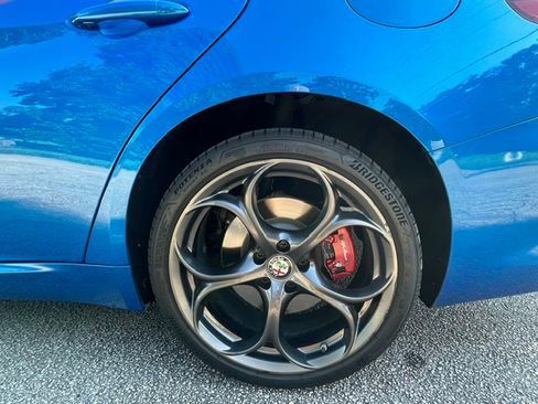 Used 2019 Alfa Romeo Giulia Ti Sport w/ Quick Order Package 22S Sport AWD/4WD image 29