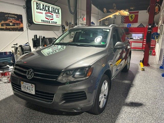 Used 2014 Volkswagen Touareg TDI AWD/4WD image 9
