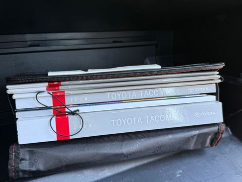 Used 2018 Toyota Tacoma TRD Sport w/ Technology Package image 16