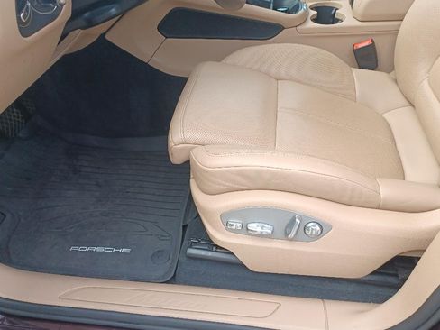 Used 2024 Porsche Macan image 21