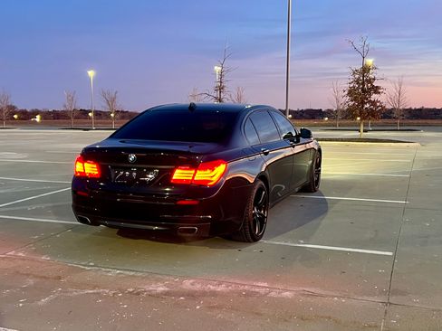 Used 2011 BMW ALPINA B7 xDrive image 6