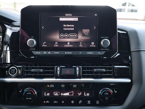 Used 2022 Nissan Pathfinder SV image 6