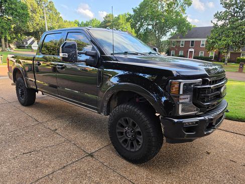 Used 2022 Ford F250 Lariat w/ Tremor Off-Road Package AWD/4WD image 9