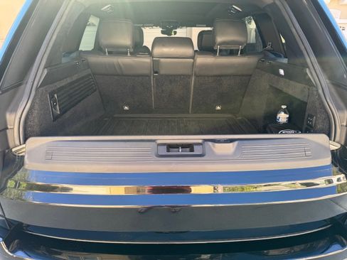 Used 2020 Land Rover Range Rover HSE image 17