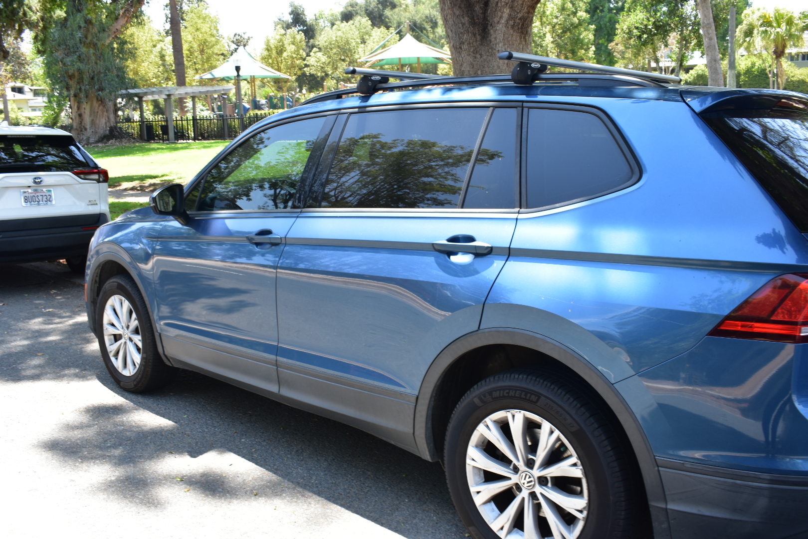 Used 2018 Volkswagen Tiguan S FWD image 2