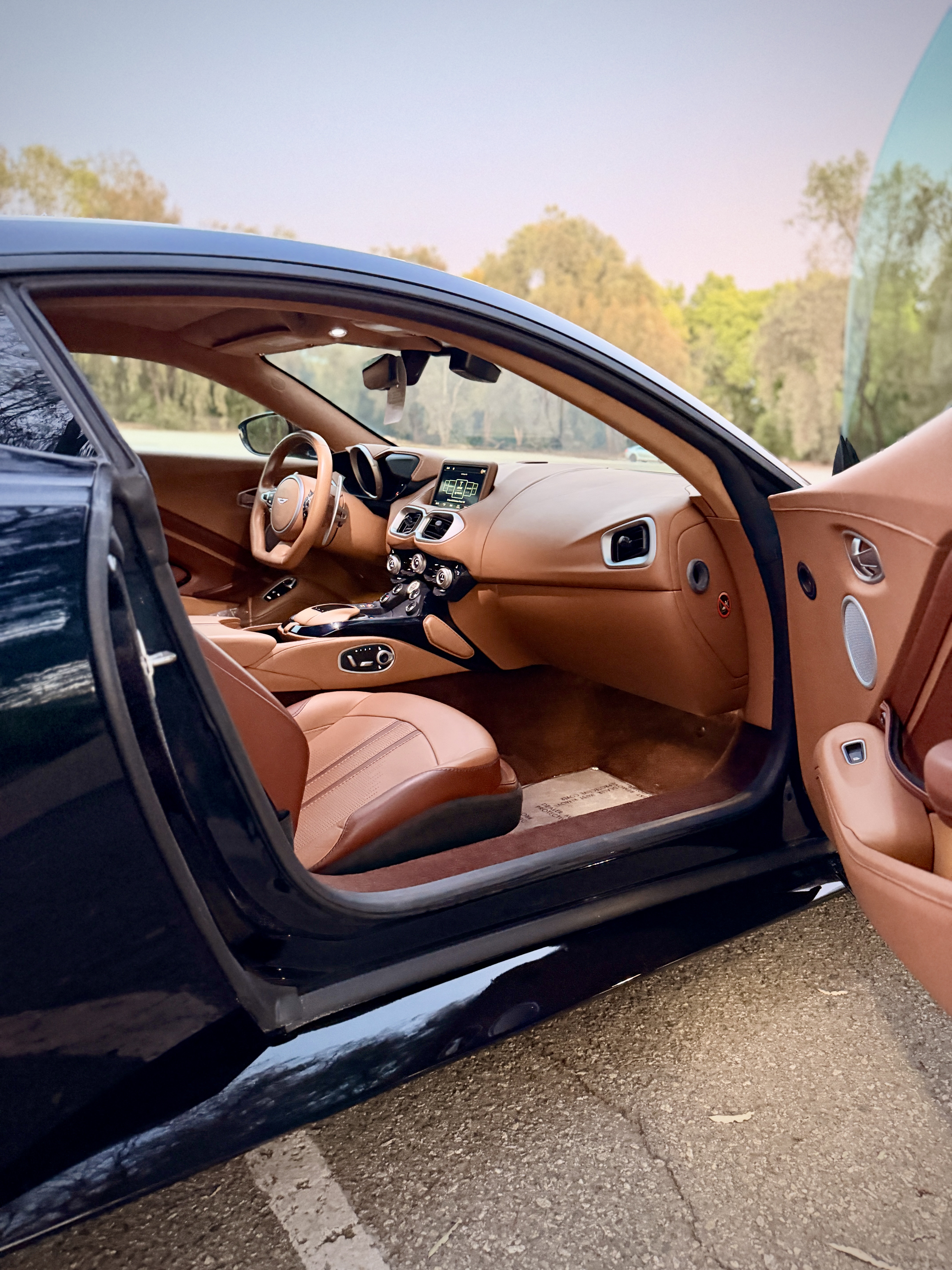 Used 2019 Aston Martin V8 Vantage Coupe RWD image 6