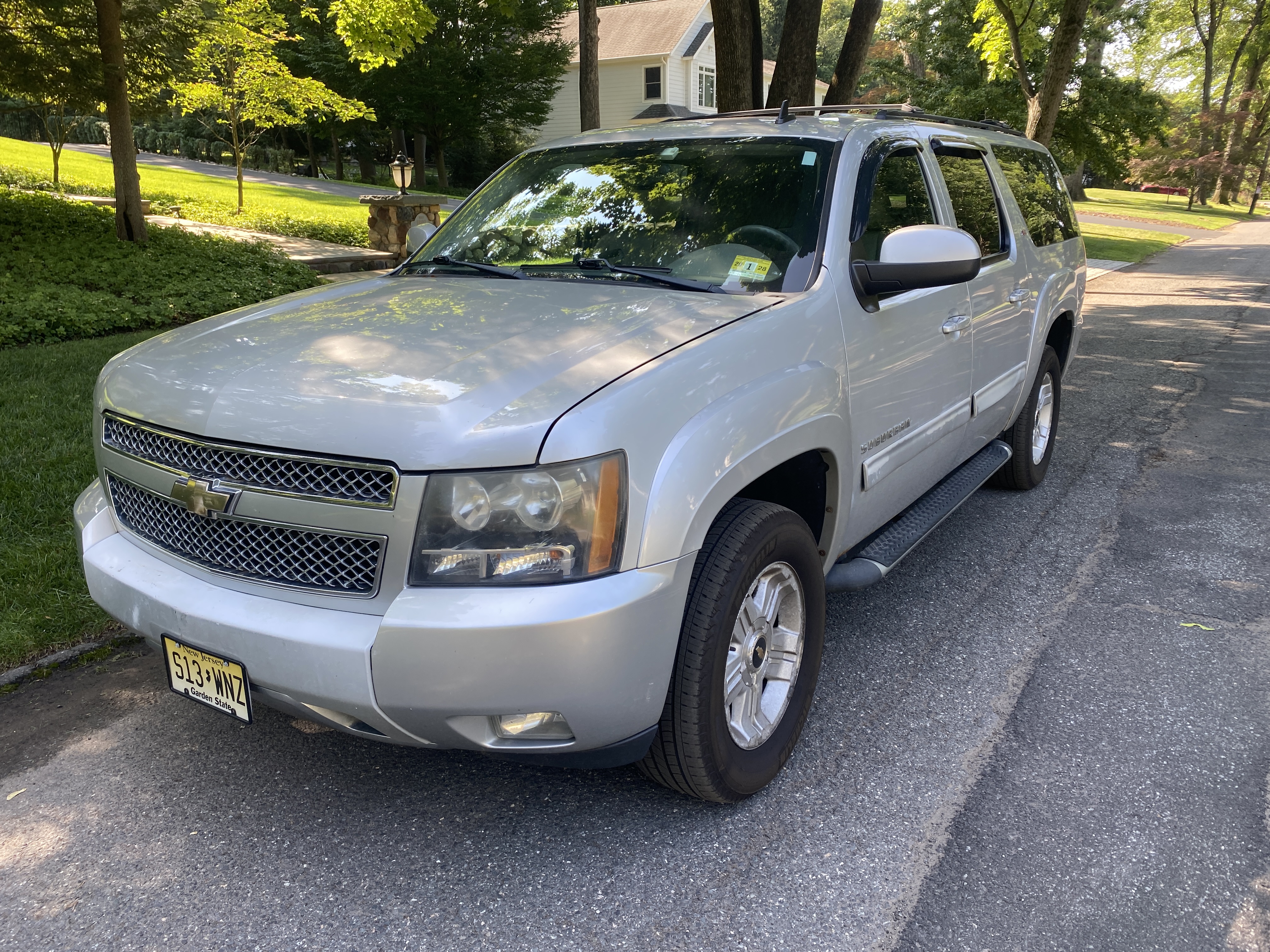 Used 2011 Chevrolet Suburban LT w/ Luxury Package AWD/4WD image 1