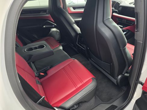 Used 2025 Porsche Cayenne GTS image 7