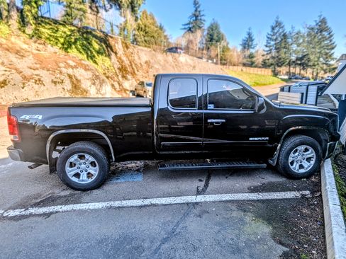 Used 2013 GMC Sierra 1500 SLE w/ Power Tech Package image 9