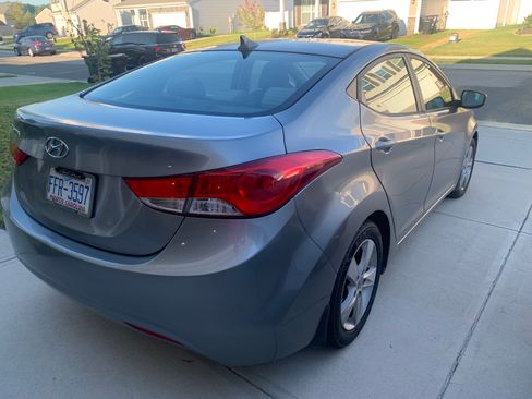 Used 2013 Hyundai Elantra GLS w/ Preferred Pkg FWD image 5