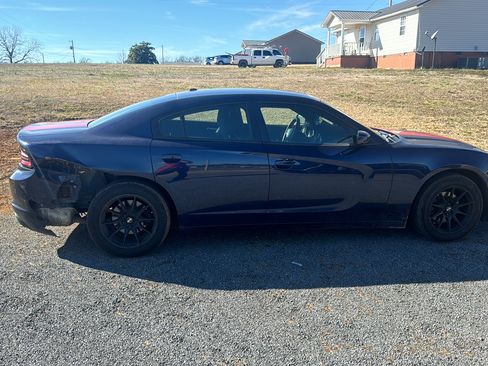 Used 2016 Dodge Charger SE w/ Popular Equipment Group RWD image 9
