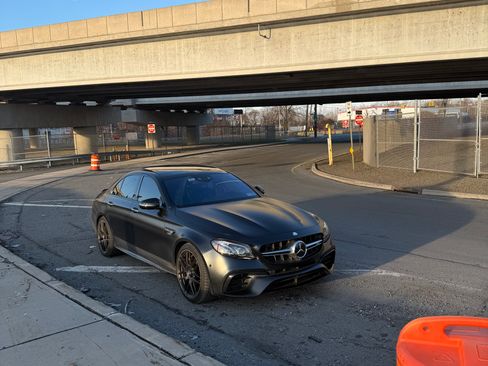 Used 2018 Mercedes-Benz E 63 AMG S image 9