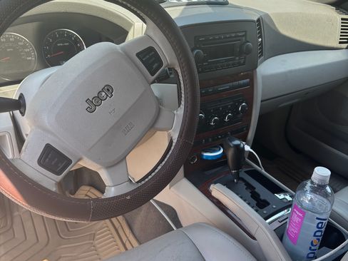 Used 2005 Jeep Grand Cherokee Limited AWD/4WD image 10