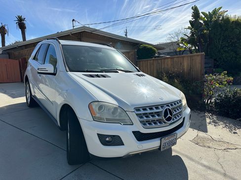 Used 2010 Mercedes-Benz ML 350 4MATIC image 4