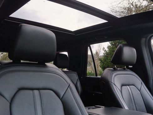 Used 2021 Ford Expedition Limited image 32