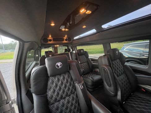 Used 2022 Chevrolet Express 2500 Extended w/ Enhanced Convenience Package image 13