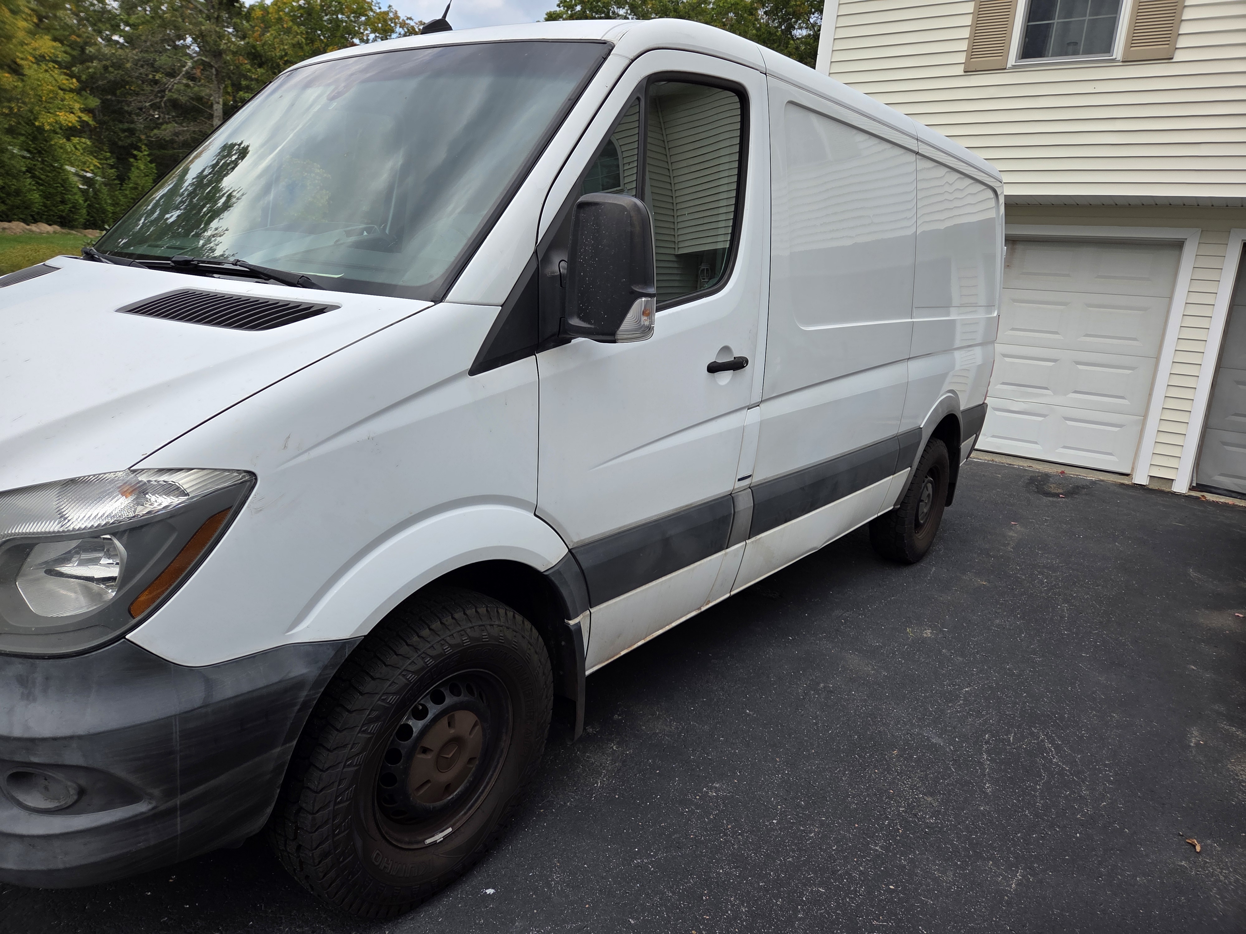 Used 2016 Mercedes-Benz Sprinter 2500 image 1
