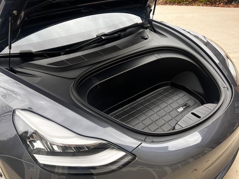 Used 2018 Tesla Model 3 Long Range image 13