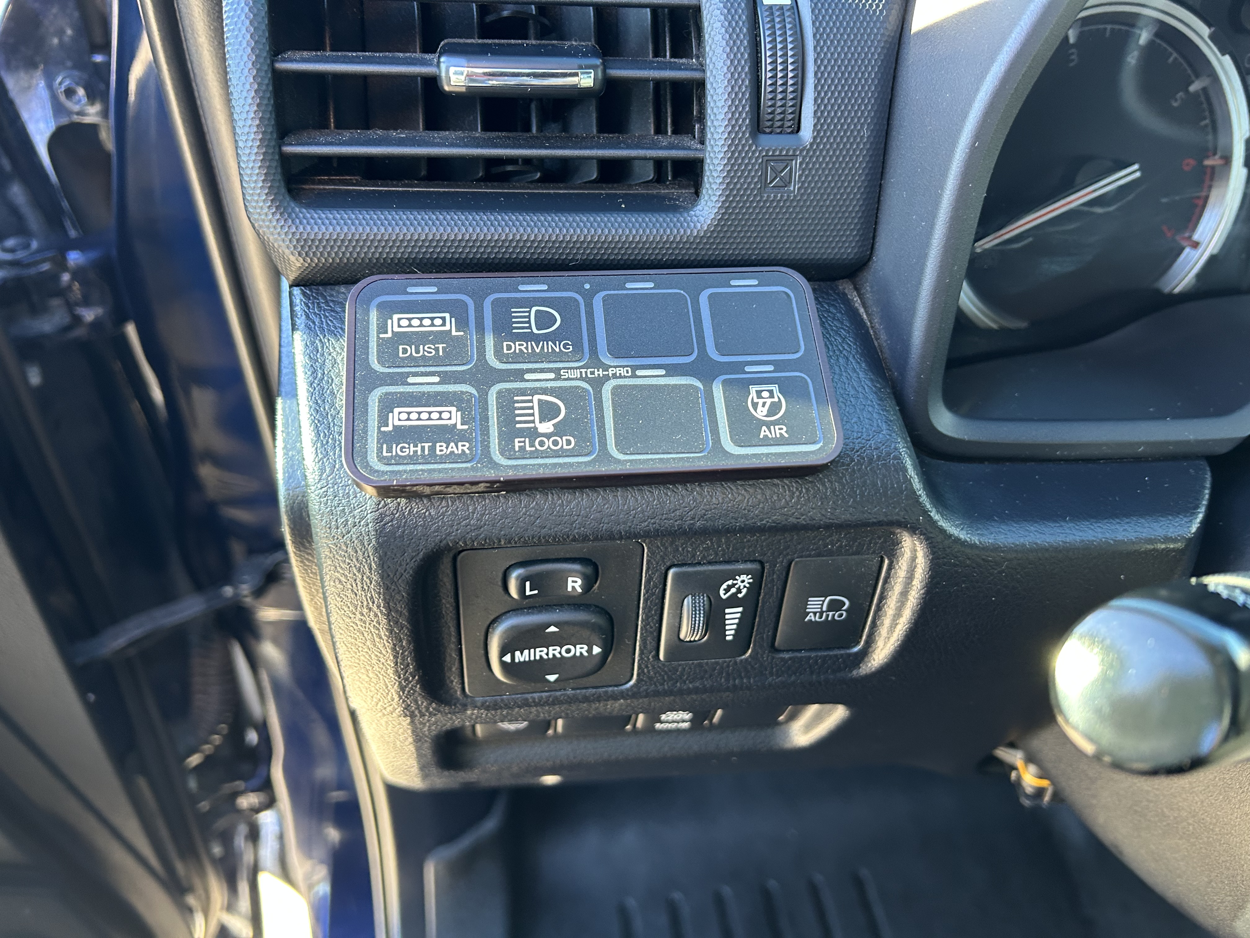 Used 2021 Toyota 4Runner TRD Off-Road Premium w/ Moonroof Package AWD/4WD image 24