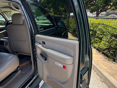 Used 2003 Chevrolet Silverado 2500 LT RWD image 4