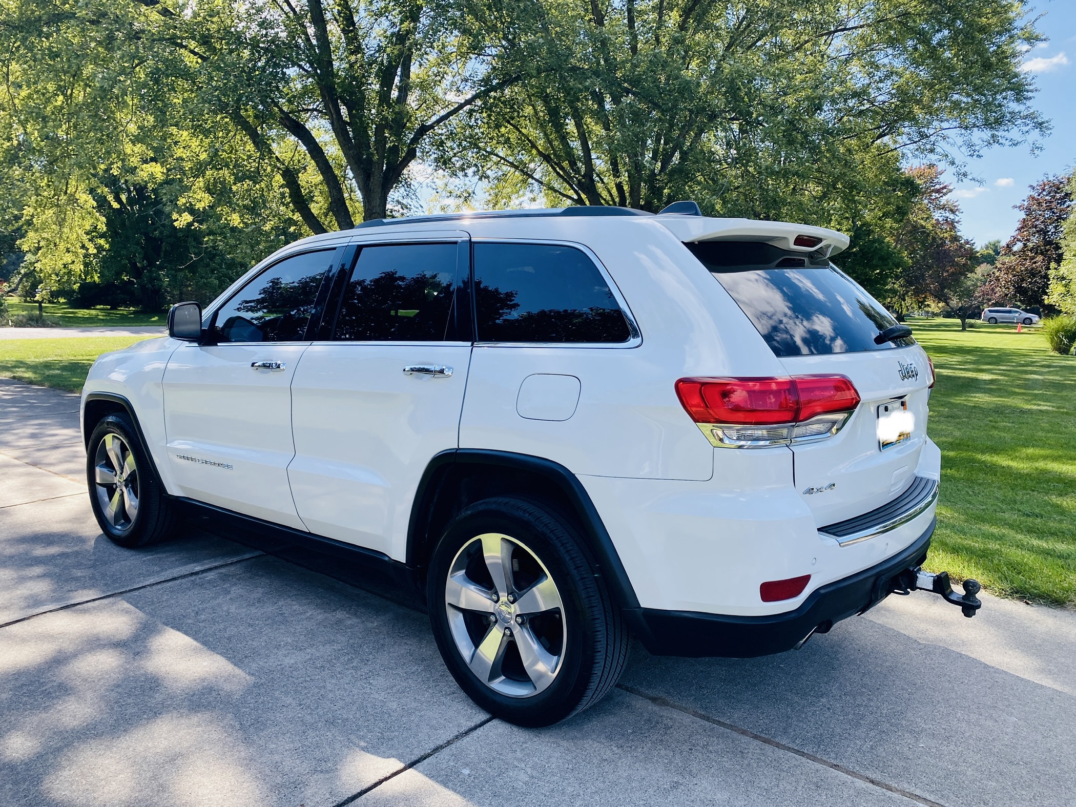 Used 2014 Jeep Grand Cherokee Limited AWD/4WD image 4