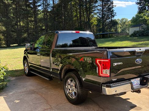Used 2015 Ford F150 XLT w/ Equipment Group 301A Mid AWD/4WD image 8
