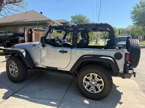 Used 2014 Jeep Wrangler Sport w/ Connectivity Group image 6