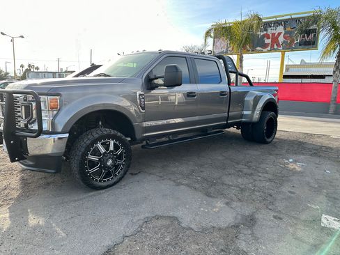 Used 2021 Ford F350 XL w/ STX Appearance Package AWD/4WD image 2